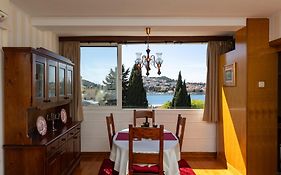 Apartment One , Sea View , Free Parking